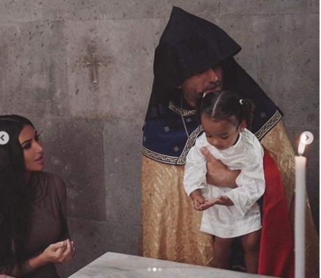 FOTOS: El bautismo de Kim Kardashian y sus cuatro hijos en Armenia