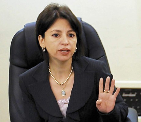 Ethel Deras es la nueva titular de la CNBS
