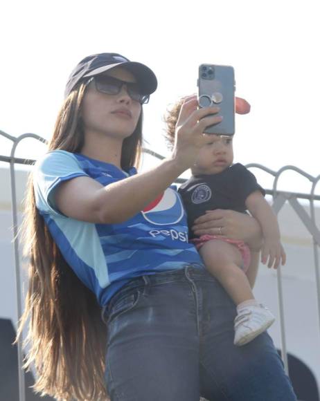 No se mira por TV: atractivas motagüenses imponen presencia en el Carlos Miranda