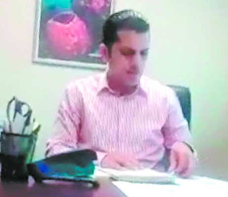 Insinuaciones sexuales y abusos en consulado