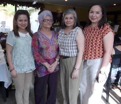 Antesala prenupcial en honor a Laura González