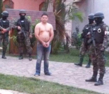 Hasta en caravana de seguridad se movía exsubcomisario