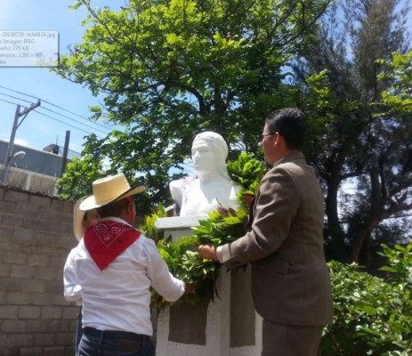 Colorida conmemoración al Indio Lempira