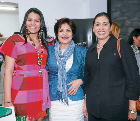 Exquisito coctel de inauguración