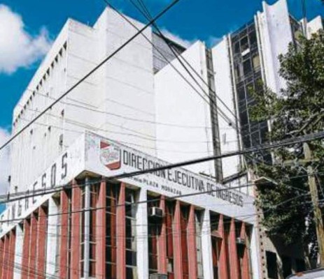 Honduras: Millonario reparo para funcionario por salario irregular