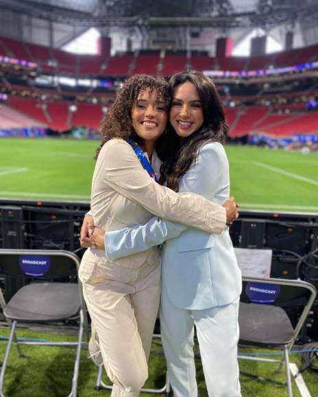 Las hermosas periodistas que roban miradas en los estadios de la Copa América 2024