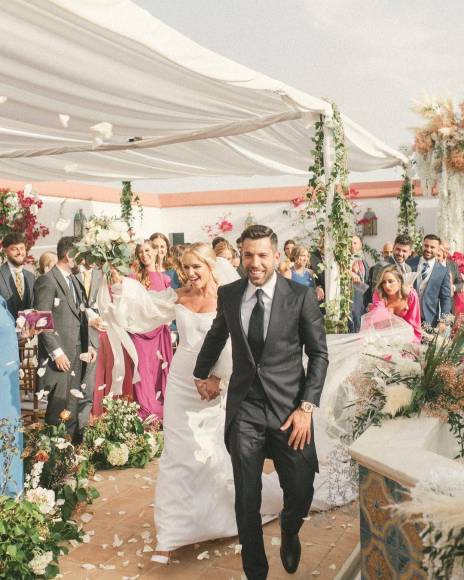 Fotos: Así fue la romántica y elegante boda de Jordi Alba y Romarey Ventura