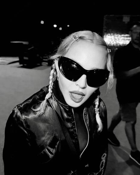 Madonna llega a los 65 años lista para empezar su gira tras infección bacteriana