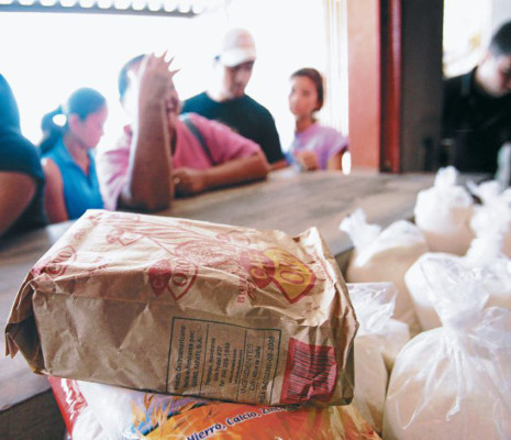 Avanza proceso para congelar precio de la bolsita de café