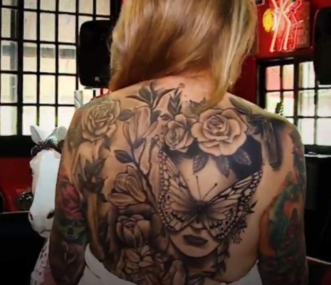 FOTOS: Susana Aspiunza, la anciana que tiene casi todo su cuerpo tatuado