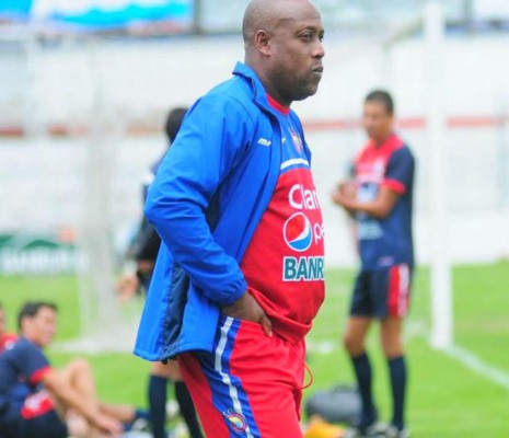 Xelajú de Hernán Medford y José Mendoza líder absoluto del fútbol guatemalteco