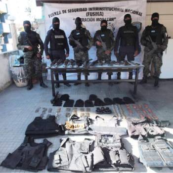 Decomisan armas e indumentaria policial en la capital de Honduras