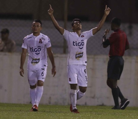 Olimpia pretende seguir con la paternidad histórica ante el Alianza de El Salvador