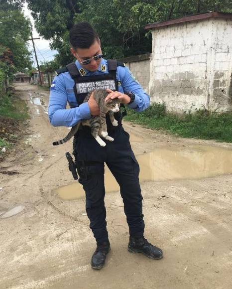 Jeferson Andrade, el policía hondureño que roba suspiros en TikTok