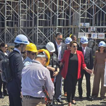 Presidenta supervisa avances del laboratorio y búnker en el San Felipe