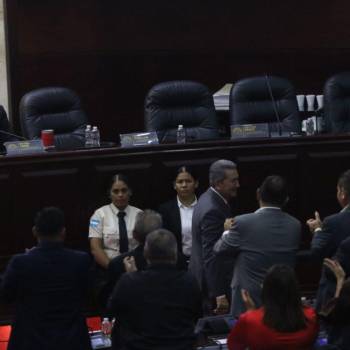 PSH y Liberales niegan pacto en ratificación del acta con préstamos del CAF