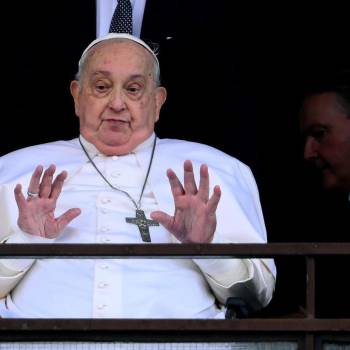 Papa Francisco continúa mejorando mientras sigue su 'aislamiento' en Santa Marta