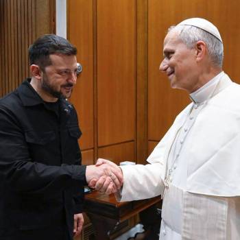 Papa León XIV se reúne con Zelenski tras inicio de misa de su pontificado
