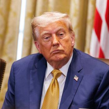 Autorizan a Trump para continuar con los despidos masivos en el gobierno