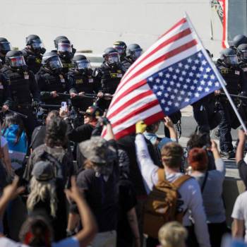 Casa Blanca defiende envío de tropas a Los Ángeles por la débil respuesta del gobernador