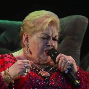 Los grandes éxitos de Paquita la del Barrio, la mujer que le cantó al desamor