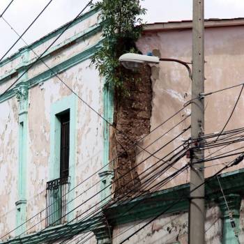 El edificio histórico de la Hemeroteca Nacional está cerca de colapsar