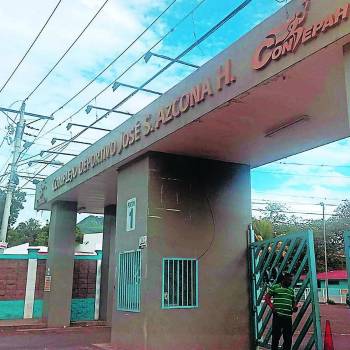 Unos 200 buses llevarán militantes a marcha del gobierno, asegura el IHTT. 1,500 policías a resguardo