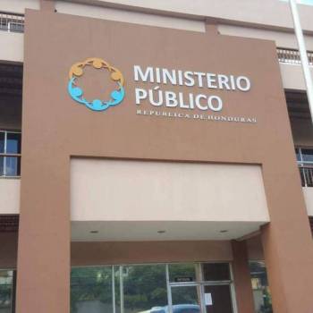 Fiscal general y fiscal adjunto recibieron dos aumentos de salario este año