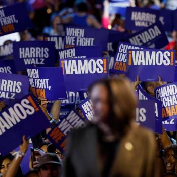 Kamala Harris aventaja a Trump entre votantes latinos de estados clave, según encuesta