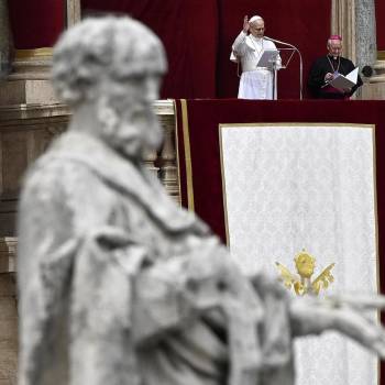 Primera misa del Papa León XIV junto a la tumba de San Pedro tras su elección