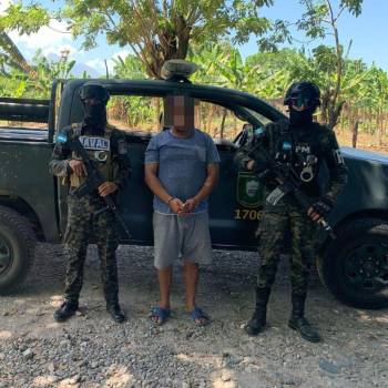 Cae presunto líder de la banda Los Pelones en posesión de un arma y droga