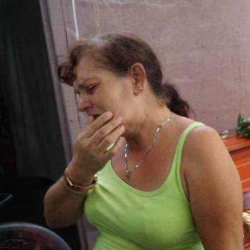 Una pareja, junto a su hija, iban comprar lo necesario para la llegada de su segundo bebé cuando sufrieron un accidente. Todos fallecieron