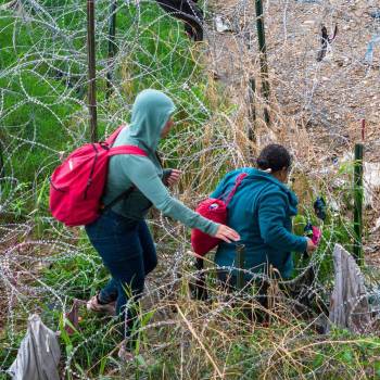La nueva ley permite a la policía y las fuerzas de seguridad de Texas arrestar a personas que no pueden comprobar que hayan cruzado la frontera de forma legal