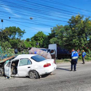 Conductor resulta herido tras colisión con camión en Choloma