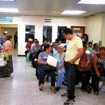 Con la llegada del verano la capital enfrenta una intensa ola de calor que ha llevado a un aumento significativo en la demanda de atención médica en el Hospital Escuela