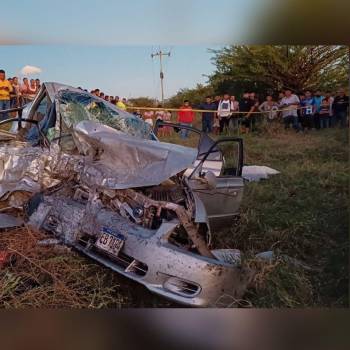 La tarde de este miércoles se tiñó de luto luego de un trágico accidente que se registró en Laure, San Lorenzo, Valle, al sur de Honduras. Se habla de al menos cinco fallecidos en el lugar.