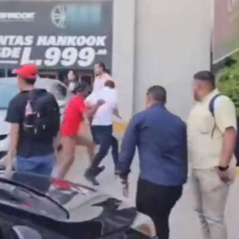 El mandatario dejó ver que los colectivos de Libre defendían a la presidenta Castro que está bajos constantes ataques de violencia por su gobierno 