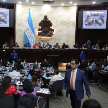 Abrir espacio aéreo con Cuba produce dudas y enciende alarmas en sectores