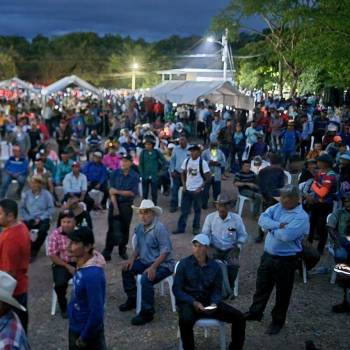 Ganaderos asisten a asamblea contra desalojos en zonas núcleo de áreas protegidas
