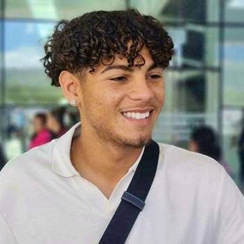 “Lo estamos esperando. Ya si no viene al mediodía, no viene”, se escuchó en el hotel de concentración, ubicado en la Zona Gazcue de la capital dominicana 
