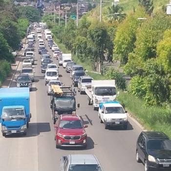 Cierre del bulevar Suyapa causa enorme tráfico para los capitalinos