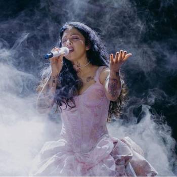 El concierto de Mon Laferte está a las puertas y estas son las seis canciones que sí o sí debe repasar para corear a “viva voz” junto a la intérprete