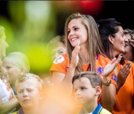 Lieke Martens, la hermosa mejor futbolista de Europa, según la UEFA