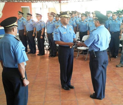 Realizan traspaso de mandos en la Policía Nacional