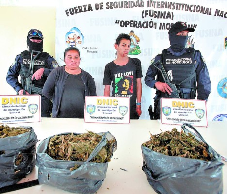 Caen tía y sobrino que vendían droga