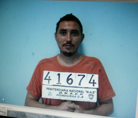 Ahorcados aparecen supuestos narcotraficantes