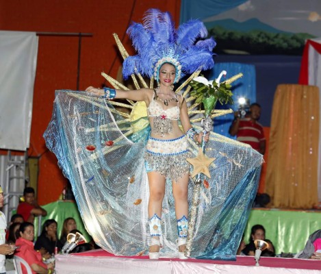 Yancy Aguilar es la reina Ferisan 2015