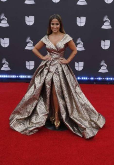 FOTOS: Famosos que deslumbraron en la alfombra roja de los Latin Grammy 2019