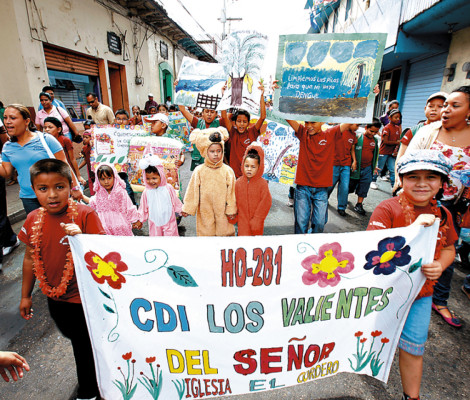 Niños piden espacios libres de dengue
