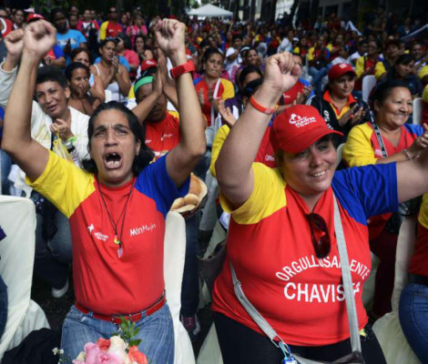Venezolanos imploran por la salud de Chávez